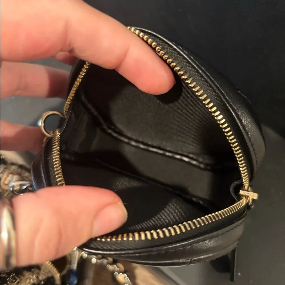 CHANEL 19 Collection Houndstooth Tweed Lambskin Round Crossbody W/ Coinpurse - Picture 15 of 16